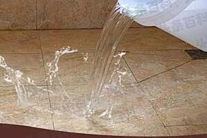 乌马河漏水维修 免砸砖防水材料该如何施工