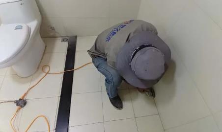 乌马河卫生间补漏